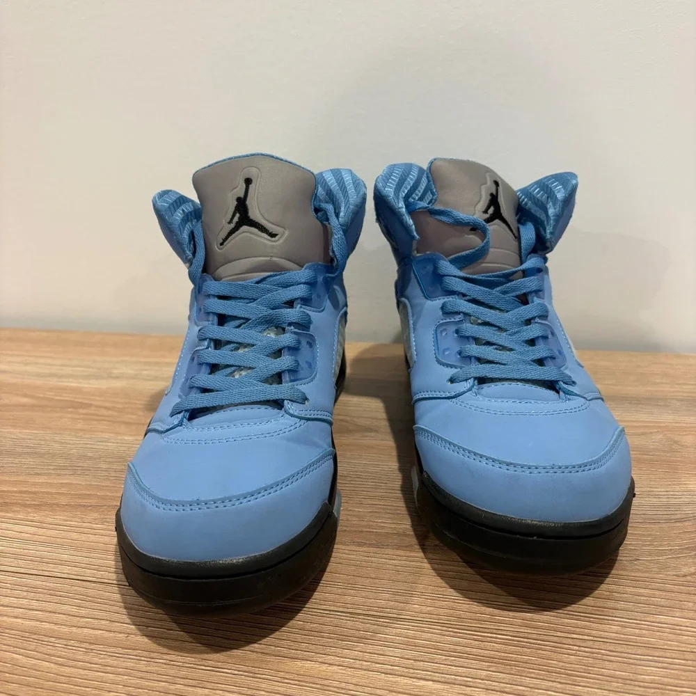 Jordan Retro 5 SE University Blue Sneakers Mens Blue size 9 DV1310-401 UNC